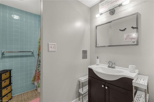 4 Chesterfield Court, Greensboro, NC 27410