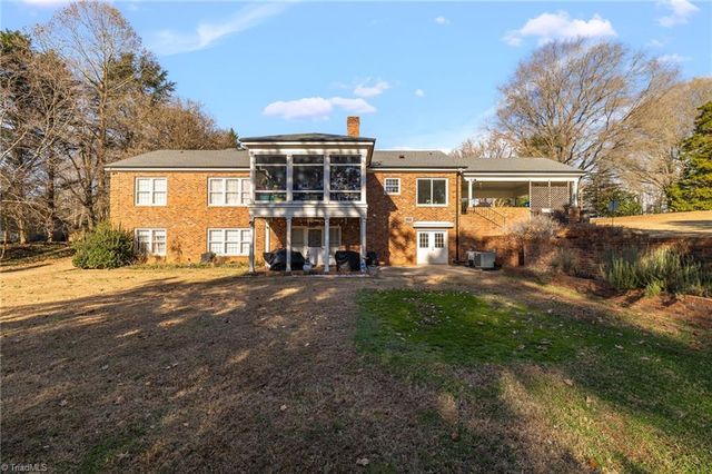 4 Chesterfield Court, Greensboro, NC 27410