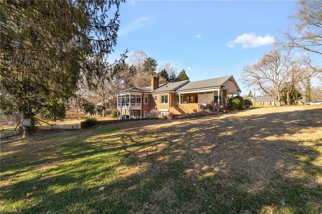 4 Chesterfield Court, Greensboro, NC 27410