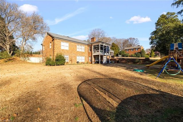 4 Chesterfield Court, Greensboro, NC 27410