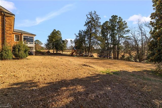 4 Chesterfield Court, Greensboro, NC 27410