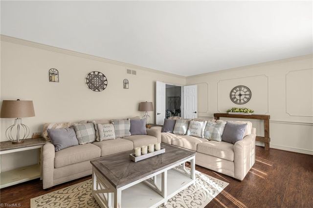 4 Chesterfield Court, Greensboro, NC 27410