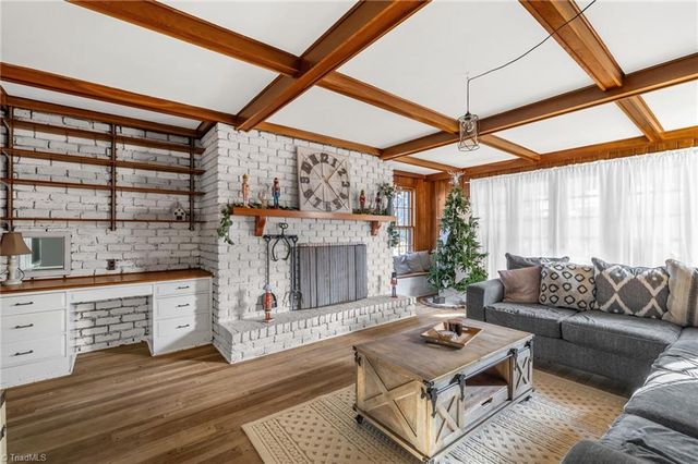 4 Chesterfield Court, Greensboro, NC 27410