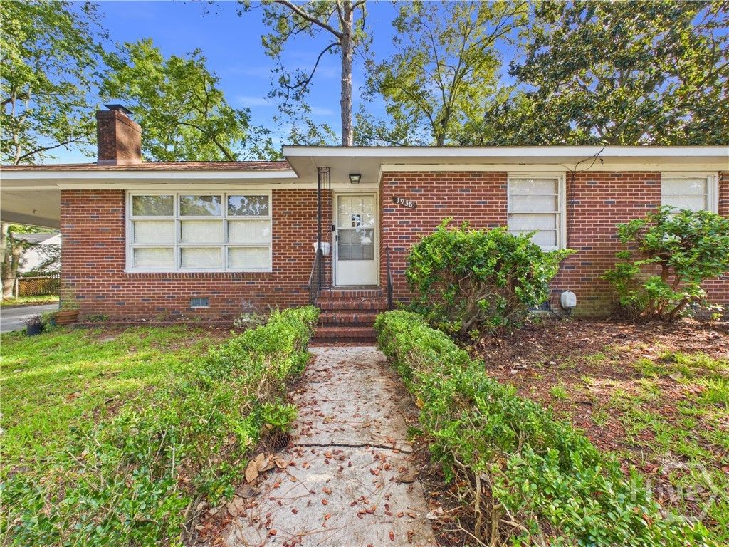 Image 2 of property listing at 1938 Mitchell Street, Savannah, GA 31405
