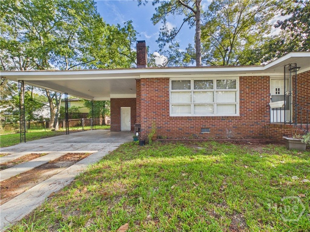 Image 3 of property listing at 1938 Mitchell Street, Savannah, GA 31405