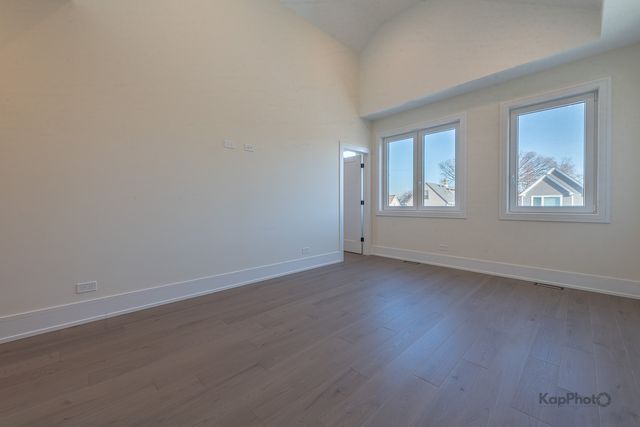 4015 N Albany Avenue, Chicago, IL 60618