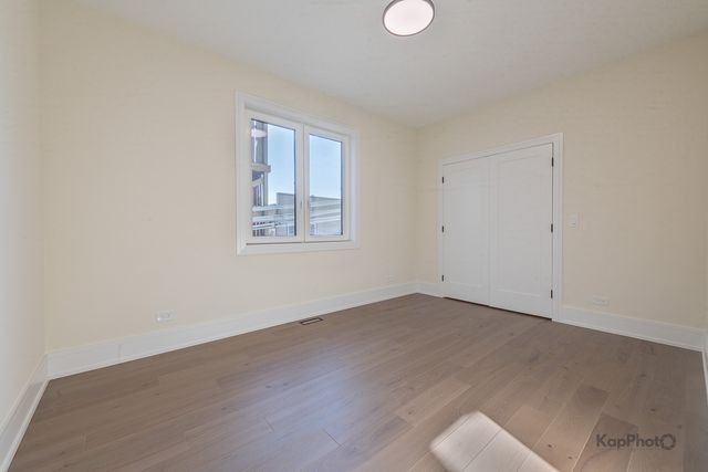 4015 N Albany Avenue, Chicago, IL 60618