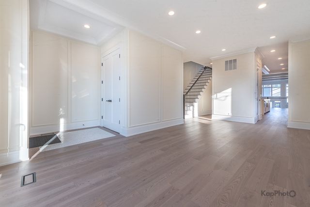 4015 N Albany Avenue, Chicago, IL 60618