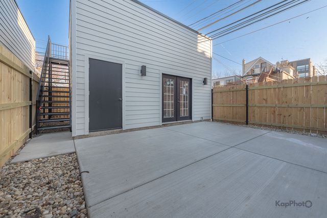 4015 N Albany Avenue, Chicago, IL 60618