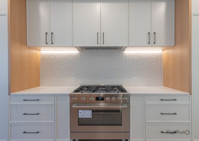 4015 N Albany Avenue, Chicago, IL 60618