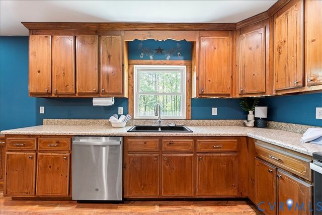 4295 Lockin Rd, Powhatan, VA 23139