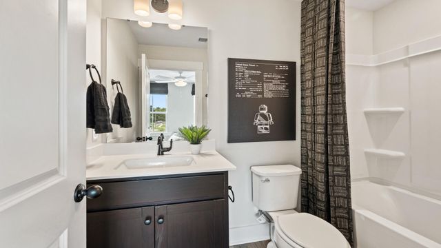 4633 Forest Hills Drive 904, North Charleston, SC 29418