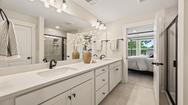 4633 Forest Hills Drive 904, North Charleston, SC 29418