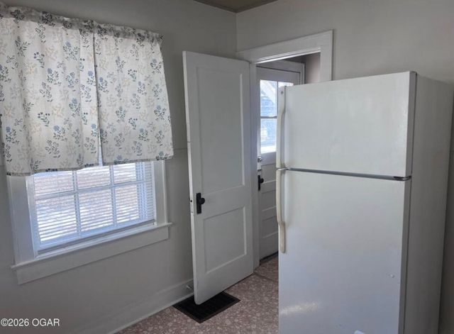 1144 S Main Street, Carthage, MO 64836