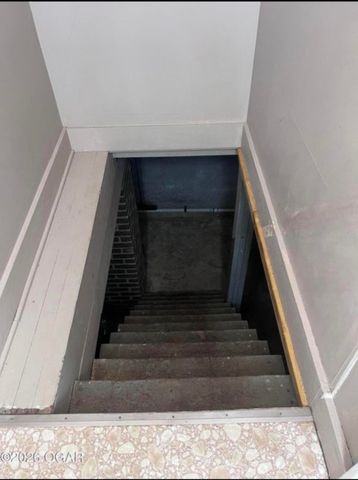 1144 S Main Street, Carthage, MO 64836