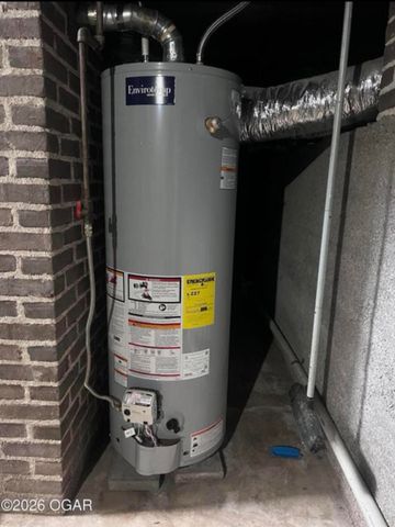 1144 S Main Street, Carthage, MO 64836