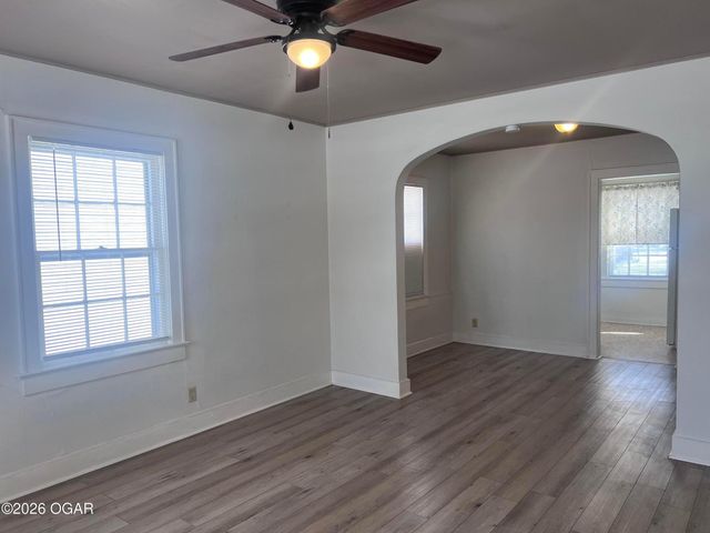 1144 S Main Street, Carthage, MO 64836