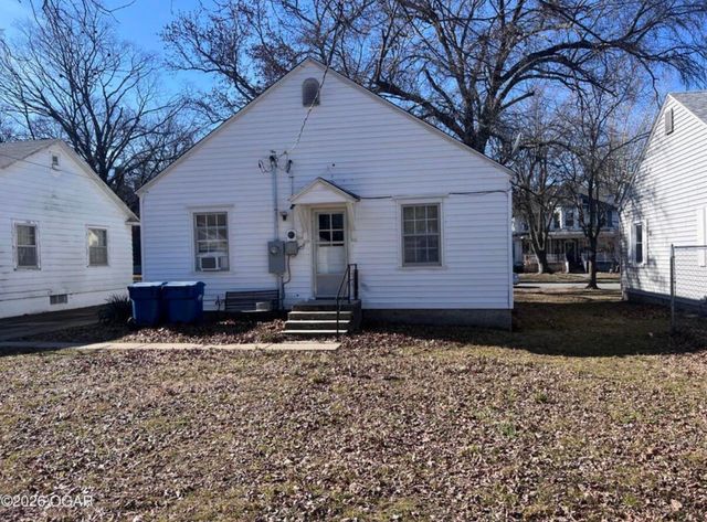 1144 S Main Street, Carthage, MO 64836