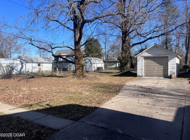 1144 S Main Street, Carthage, MO 64836