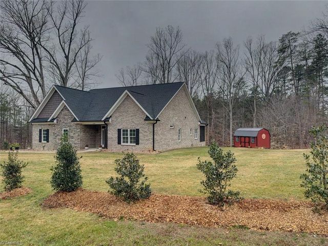 1020 Nauvoo Ridge Drive, Tobaccoville, NC 27050