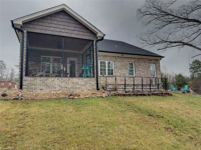 1020 Nauvoo Ridge Drive, Tobaccoville, NC 27050