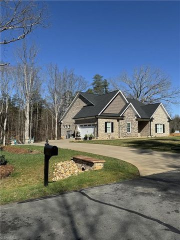 1020 Nauvoo Ridge Drive, Tobaccoville, NC 27050