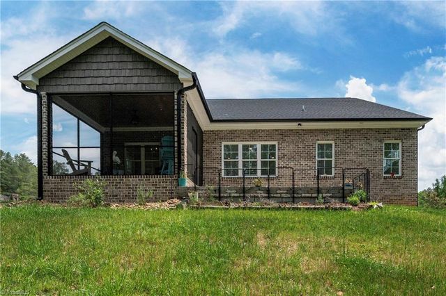 1020 Nauvoo Ridge Drive, Tobaccoville, NC 27050