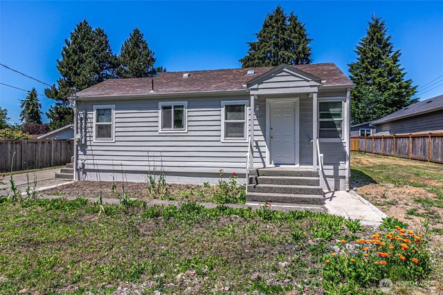 1516 S 272nd, Des Moines, WA 98198
