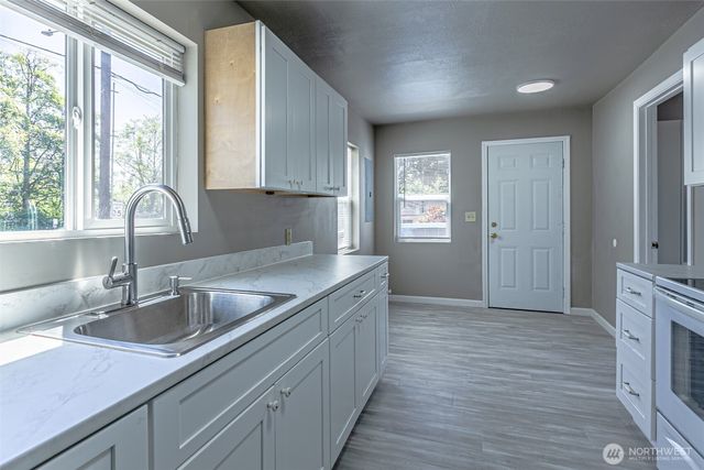1516 S 272nd, Des Moines, WA 98198