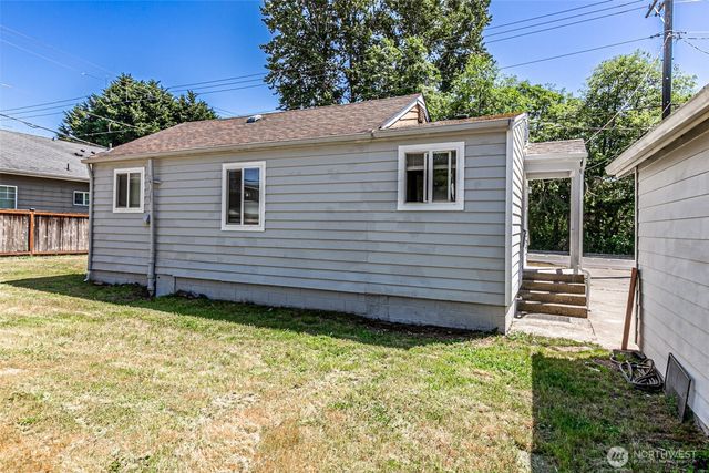 1516 S 272nd, Des Moines, WA 98198