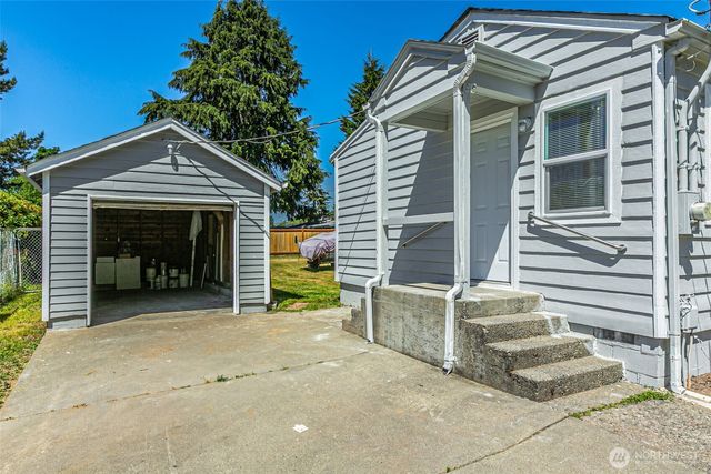 1516 S 272nd, Des Moines, WA 98198