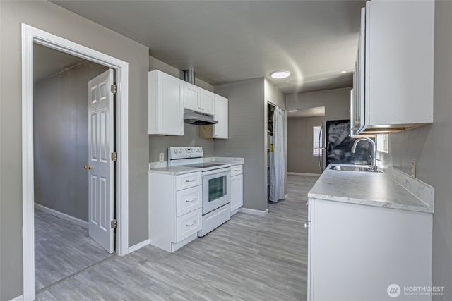 1516 S 272nd, Des Moines, WA 98198