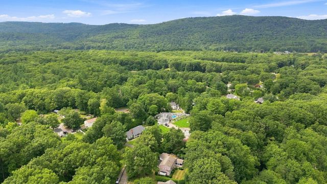 167 Llewellyn Drive, Westfield, MA 01085