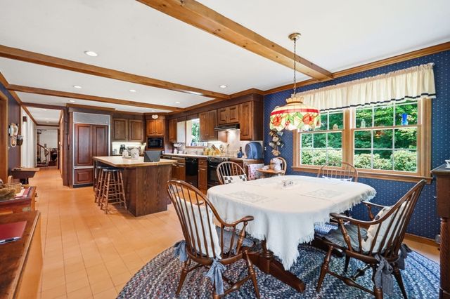 167 Llewellyn Drive, Westfield, MA 01085