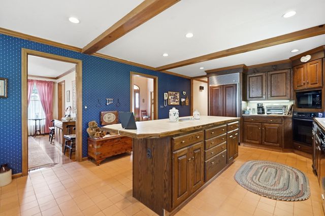 167 Llewellyn Drive, Westfield, MA 01085