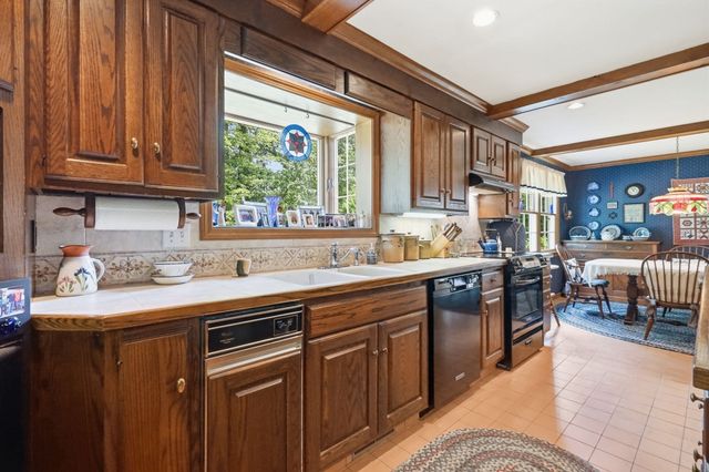 167 Llewellyn Drive, Westfield, MA 01085