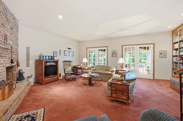 167 Llewellyn Drive, Westfield, MA 01085
