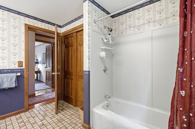 167 Llewellyn Drive, Westfield, MA 01085