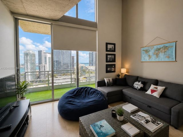 690 SW 1st Ct 3104, Miami, FL 33130