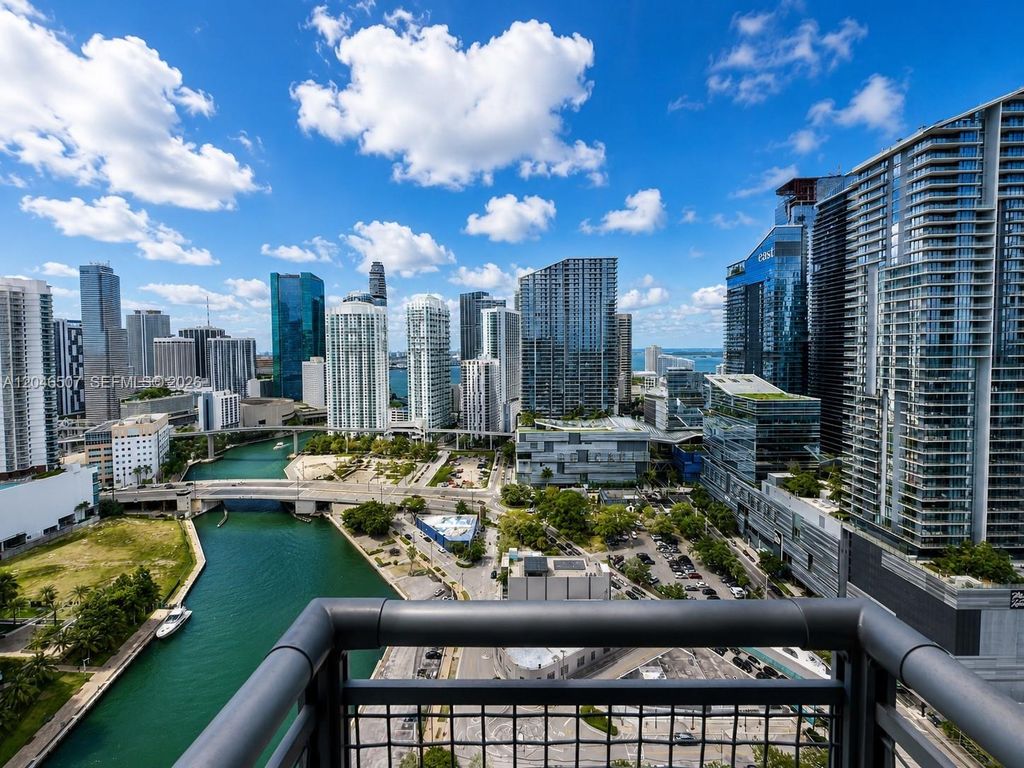 690 SW 1st Ct 3104, Miami, FL 33130