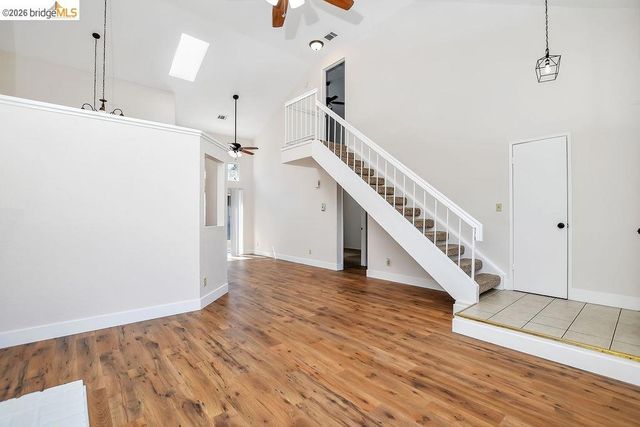 833 Oakwood Way, Oakley, CA 94561