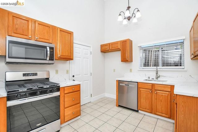833 Oakwood Way, Oakley, CA 94561