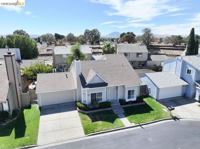 833 Oakwood Way, Oakley, CA 94561