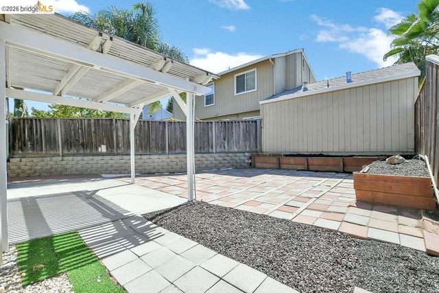 833 Oakwood Way, Oakley, CA 94561