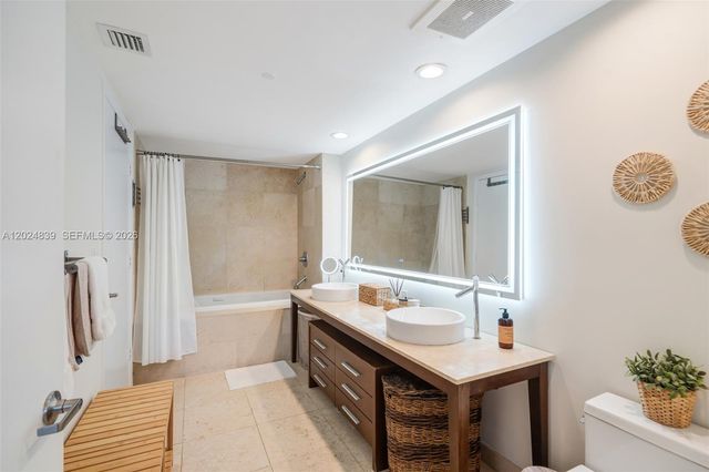 495 Brickell Ave 409, Miami, FL 33131