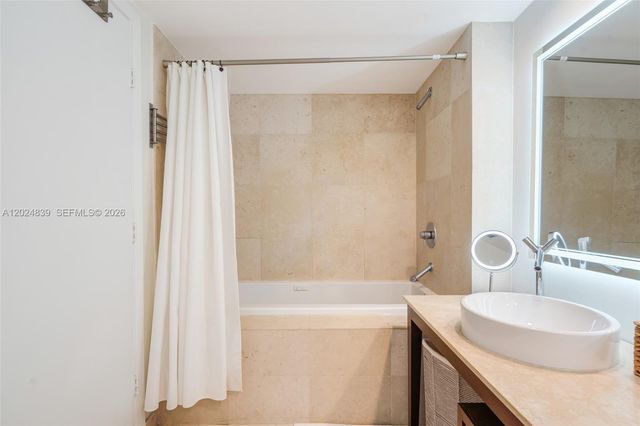 495 Brickell Ave 409, Miami, FL 33131