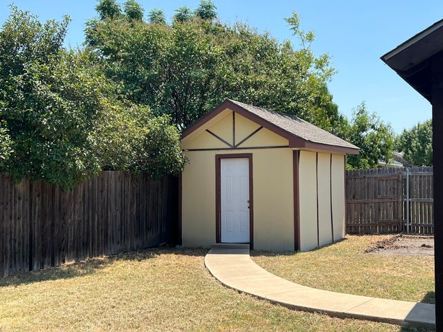 1516 Powder Horn Lane, Arlington, TX 76018