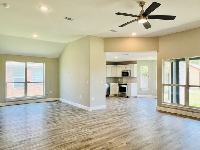 1516 Powder Horn Lane, Arlington, TX 76018