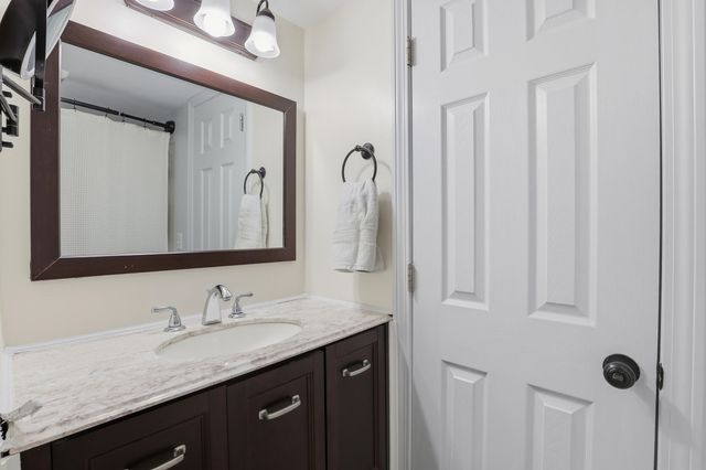 16 Bridge Street, Berwick, ME 03901