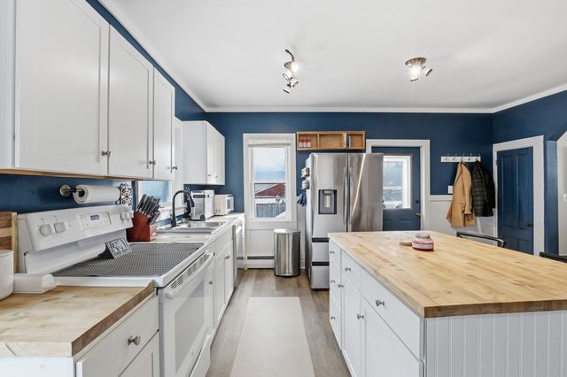 16 Bridge Street, Berwick, ME 03901